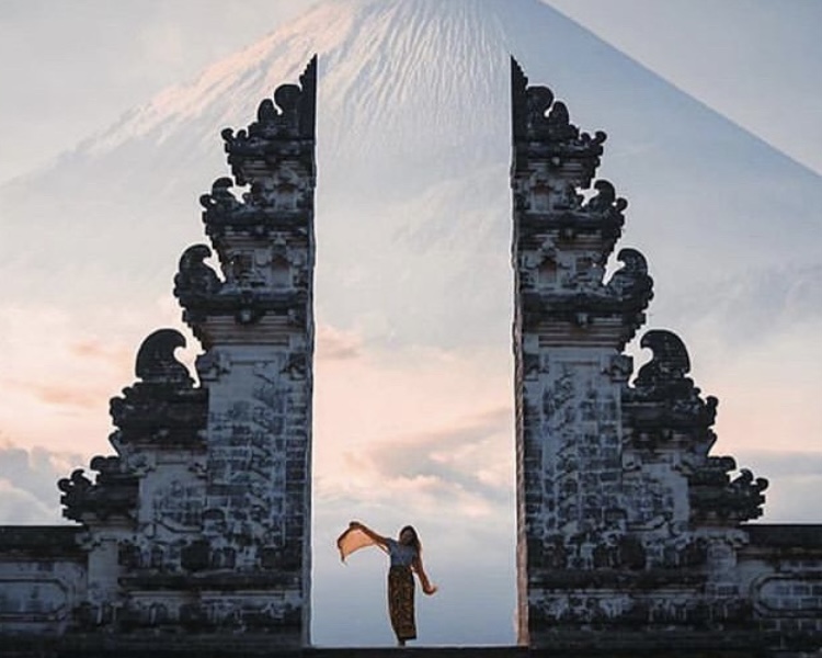 Full Day : Gate of Heaven Temple And Blue Lagoon Snorkeling with Tirta Gangga