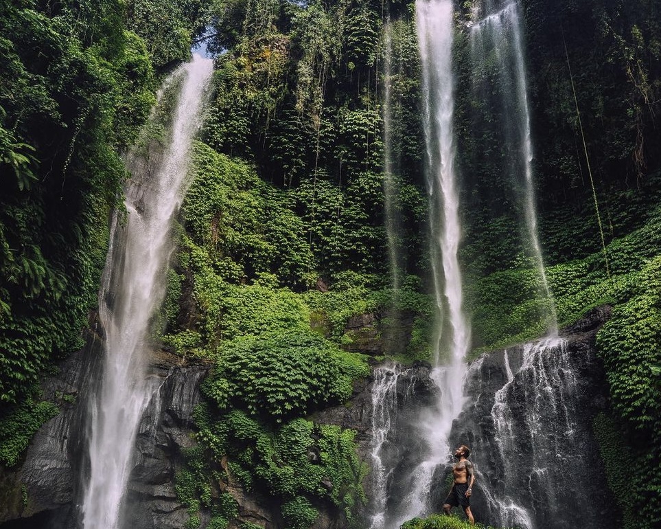Sekumpul Waterfall with Fiji Waterfall and Bedugul Temple ( Private Trip )